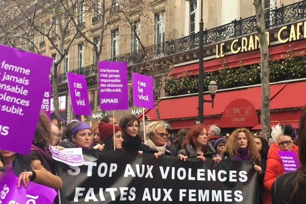 Manifestation à Paris contre les violences sexistes du dimanche 25 novembre