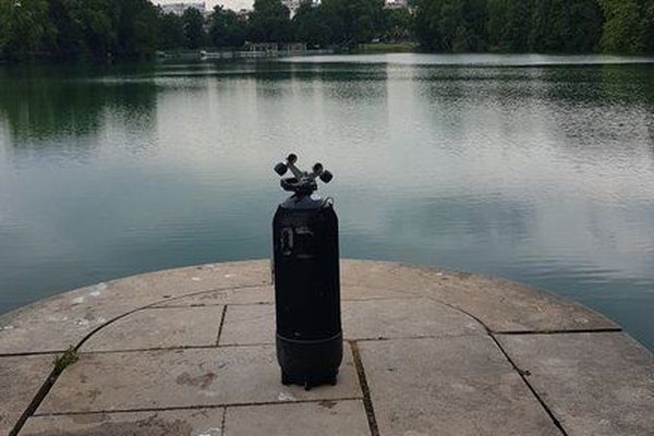 8 plongeurs explorent pendant 2 jours le lac du Parc de la Tête d'Or