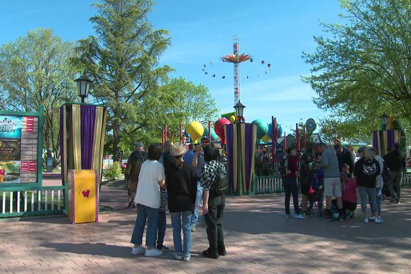 Le parc Walibi des Avenières (Isère) a rouvert ses portes pour la saison le 16 avril 2022.