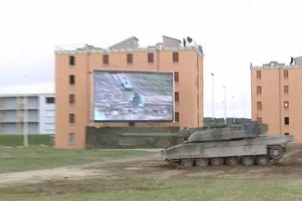 Démonstration militaire à Sissonne