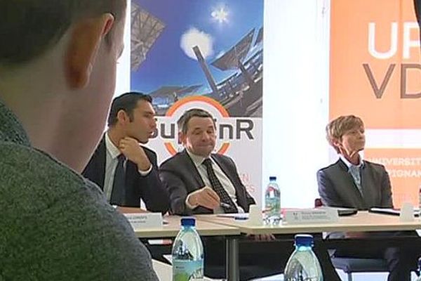 Perpignan - le secrétaire d'Etat à l'Enseignement supérieur, Thierry Mandon, en visite pour soutenir la première école d'ingénieurs de France, dédiée aux énergies renouvelables - 20 février 2017.