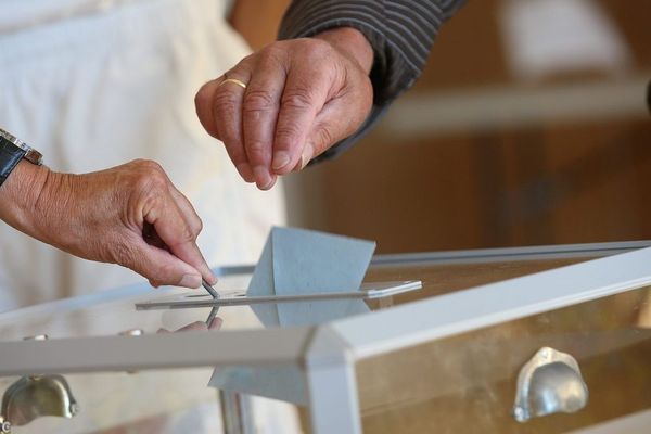 Dans toutes les communes de France, les électeurs étaient appelés aux urnes ce dimanche 15 mars pour le 1er tour des élections municipales.