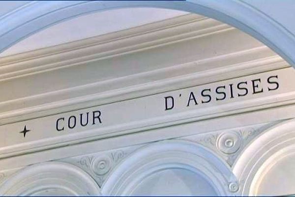 Un homme comparait jusqu'à vendredi devant les assises de l'Yonne pour violence ayant entrainé la mort sur un enfant de 2 ans et demi.