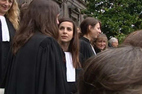 Les Avocats Manifestent Pour Laide Juridictionnelle Ce Midi à Limoges