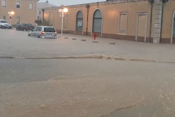 Alerte orange : de violents orages ont éclaté à Porto-Vecchio ce mercredi 10 octobre 2018. 