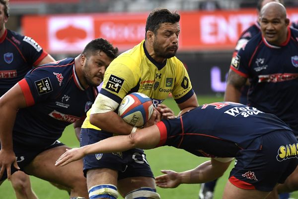 Souffrant d’une hernie du rachis cervical, Damien Chouly, le capitaine de l'ASM, devra être opéré. « L’indisponibilité pour une telle blessure est d’au moins 3 mois » a annoncé le club, lundi 11 septembre.