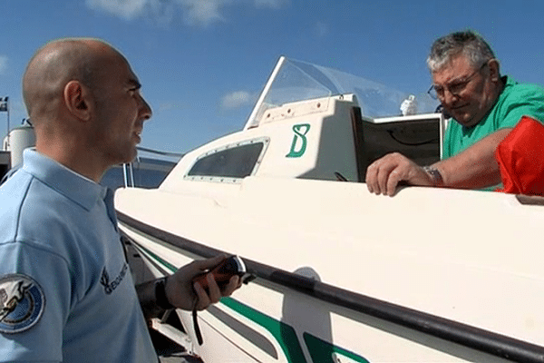 La brigade nautique de gendarmerie de Granville sensibilise les plaisanciers aux dangers de la mer. 