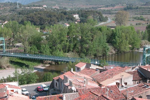 Le pont suspendu de Cessenon-sur-Orb dans l'Hérault - illustration - 2009