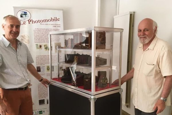 Jean Distel et Patrick Salètes présentent leur première exposition "Photomobile" sur les origines de la photographie