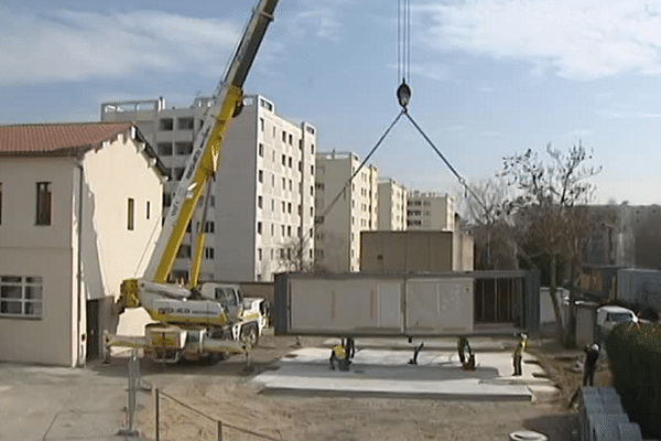 Habitat et Humanistme : des containers en cours d'installation - 17/3/15