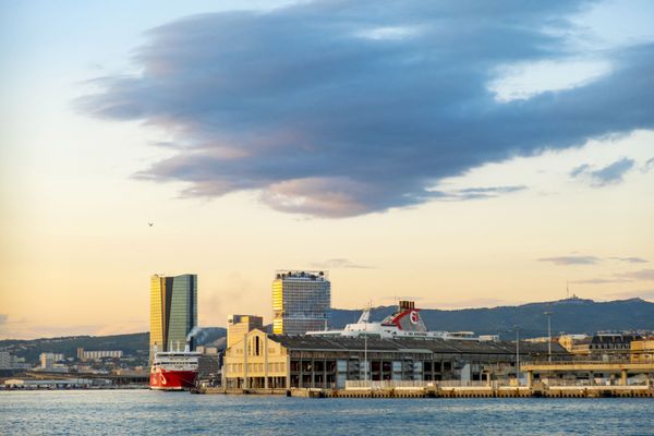 Le port de la Joliette avec la tour CMA CGM (Illustration).