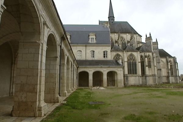 L'abbaye de Pontlevoye était proposé aux enchères à un million d'euros en décembre 2016.