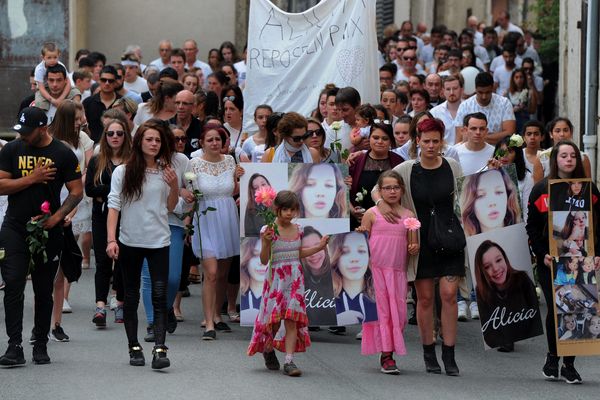 300 personnes ont participé à la marche blanche en hommage à Alicia.