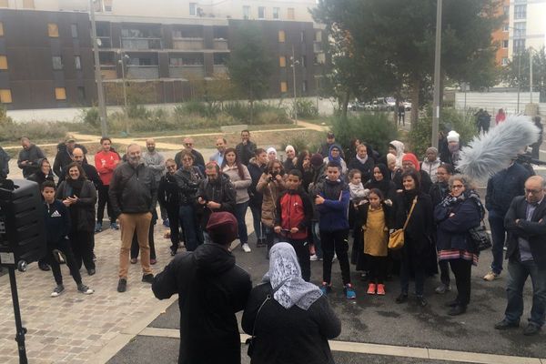 Un peu moins de 100 personnes se sont rassemblées pour dénoncer les violences à Garges-lès-Gonesse (Val d'Oise).