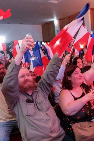 Les militants du Rassemblement National ce 30 juin à Hénin-Beaumont.