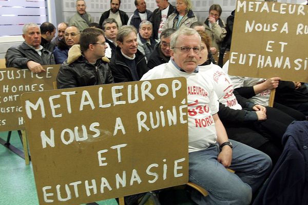 D'anciens salariés de Metaleurop qui attendaient la décision des prud'hommes de Lens