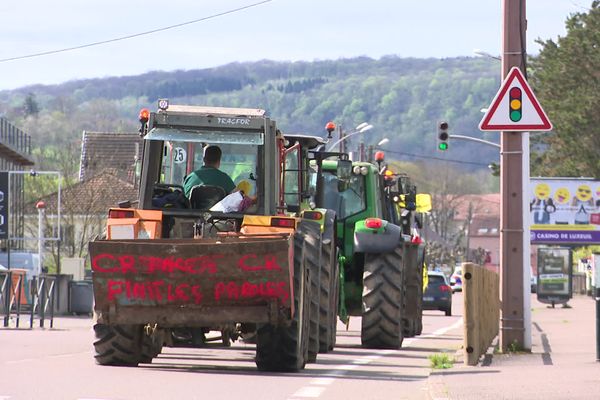 Opération escargot des agriculteurs en Haute-Saône, le 5 avril 2024.