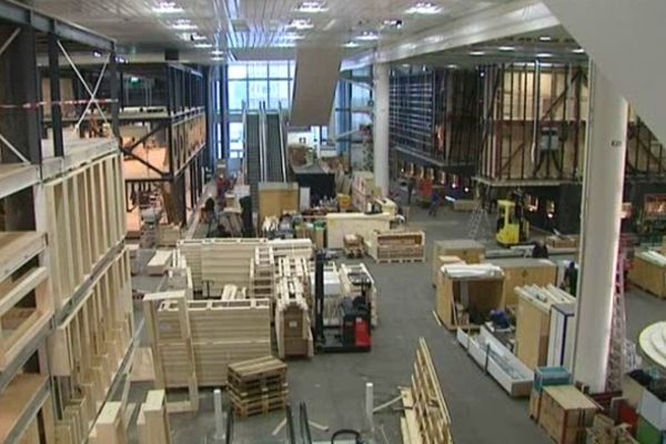 Les travaux de montage dans le nouveau complexe de halles 