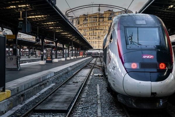 La grève dans les transports se poursuit en Ile-de-France ce lundi 16 décembre.