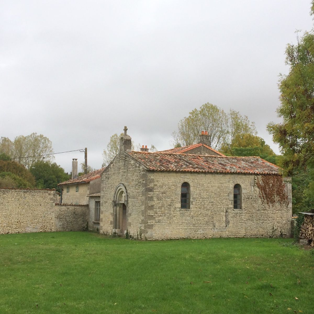 Vienne Deux Sevres Eglises Desaffectees A Vendre