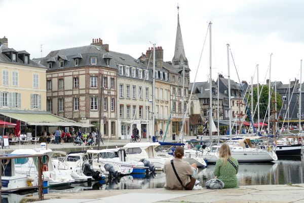 Ciel gris sur Honfleur, ce LUNDI.