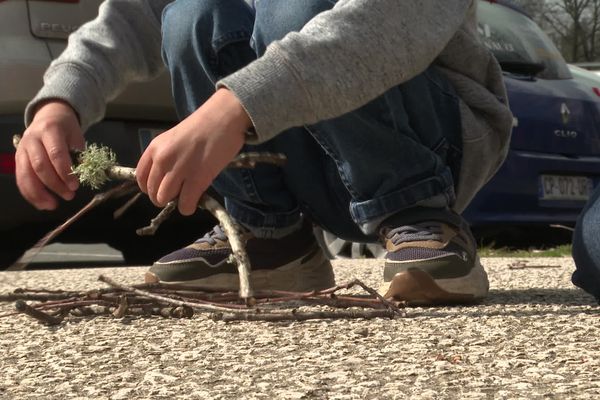 Une dizaine d'enfants auraient été la cible de violences physiques et verbales de la part de leur institutrice.