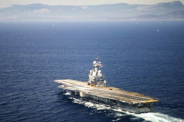 Le porte-avion Charles-de-Gaulle en août 2011