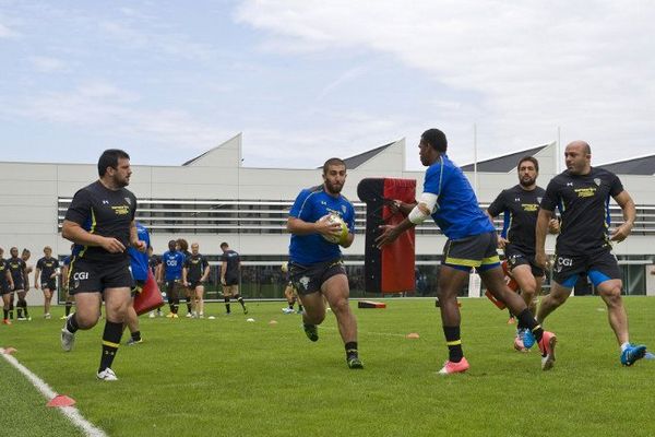 Les joueurs de l'ASM Clermont Auvergne peaufinent leur préparation dans leur nouveau centre d'entrainement. 