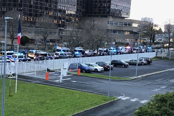 Les policiers nantais se font entendre depuis les déclarations d'Emmanuel Macron sur les violences policières.