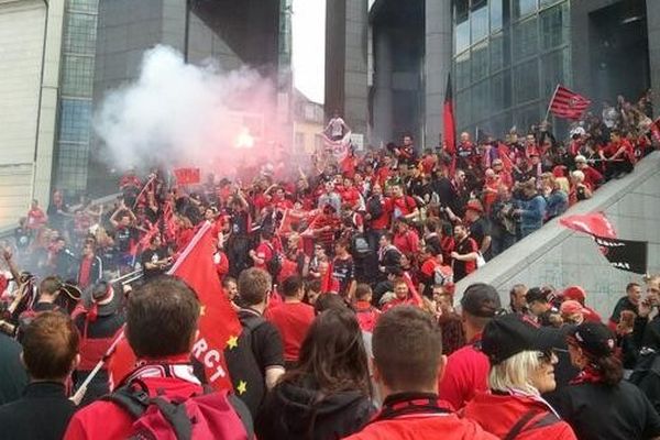 Les supporters du RCT place de la Bastille ce samedi après-midi