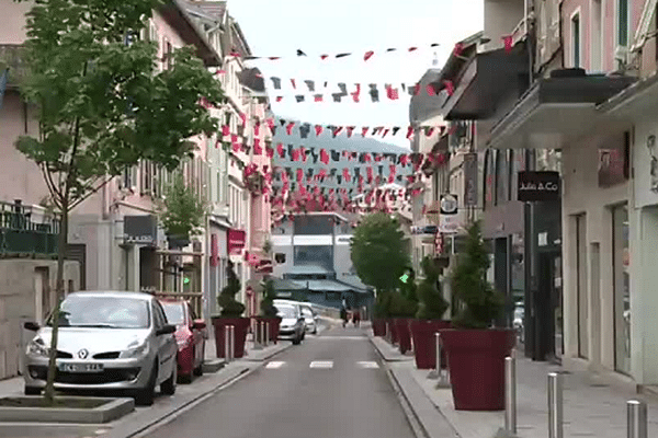 Oyonnax en rouge et noir ... 