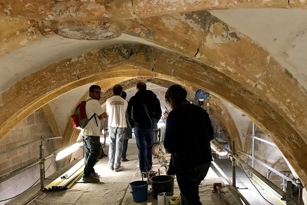 Après 10 ans de restauration de l'église de Faux-la-Montagne, les maîtres d'art se sont attaqués à l'intérieur de l'édifice du 12ème siècle