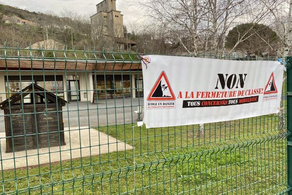 L'école Jean-Louis Étienne, à Lautrec dans le Tarn, est menacée d'une nouvelle fermeture de classe à la rentrée prochaine.