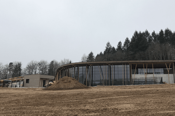 La piscine de Saint-Pardoux devrait ouvrir ses bassins aux scolaires en avril 2017.