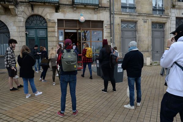 À Bordeaux, comme partout France, de nombreux commerçants se sont adapter avec le "Clic et Collecte".