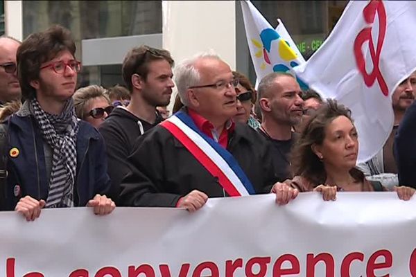 Parmi ces manifestants, à battre le pavé à Montpellier, dimanche, certains fêtaient un anniversaire : celui du défilé de Mai 68. René Revol est de ceux-là, comme Marc Le Tourneur. Portraits.