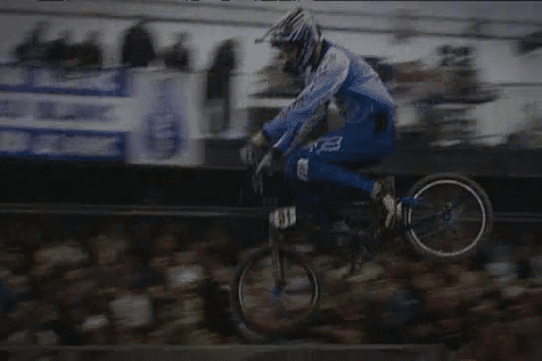 La "race" est l'une des trois disciplines représentées au Caen BMX Indoor