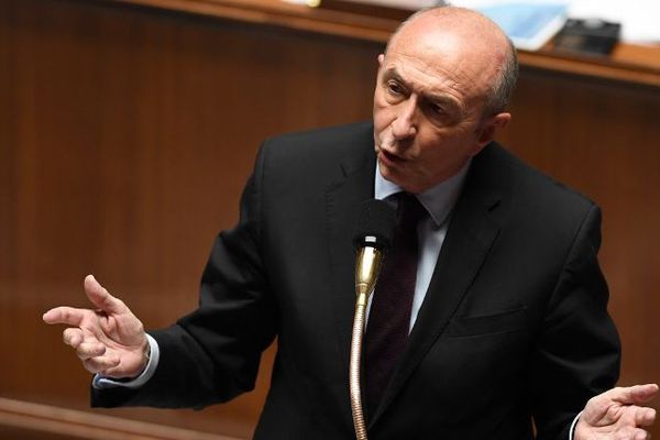 Le ministre de l'intérieur Gérard Collomb a annoncé les deux projets d'attentats le dimanche 25 février