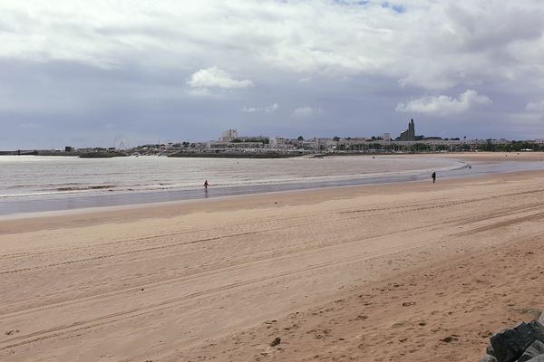 La plage de la Grande Conche, à Royan, fait partie des plages surveillées du département de la Charente-Maritime.