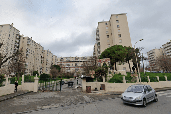 Une jeune homme de 20 ans a été blessé grièvement pas balles dans la cité des Rosiers à Marseille (14e).