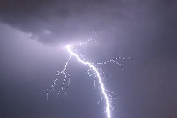 Météo France prévoit des orages et des risques de grêle.