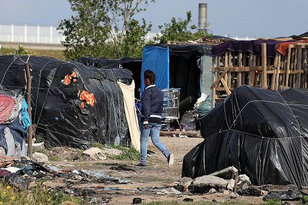 La CNCDH souhaite améliorer les conditions de vie des migrants de la "jungle" de Calais.