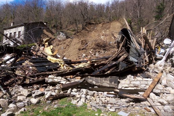 Intempéries en Ardèche : deux maisons du village de Montselgues détruites par un éboulement - 10/3/24