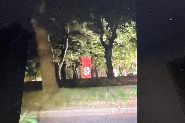 Nantes : Pourquoi un drapeau nazi a-t-il été hissé en plein centre ville ?