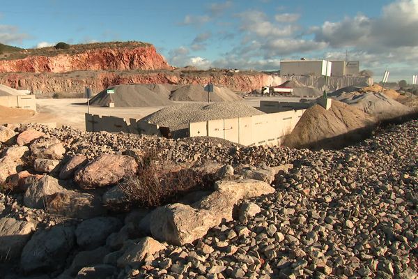 85 % des salariés de la carrière Lafarge à Villeneuve-lès-Maguelone sont en grève pour une augmentation de salaire