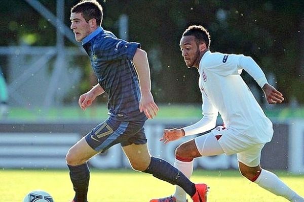 Vincent Di Stéphano (en bleu) - 20 ans, nouveau défenseur du MHSC, issu du centre de formation - archives