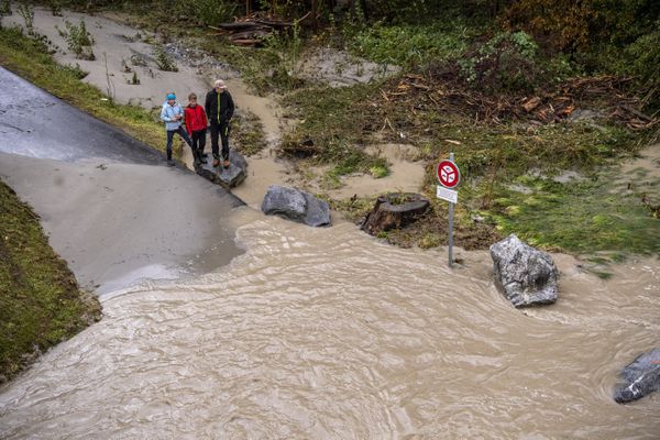 D'importantes inondations ont touché le canton d'Uri, en Suisse, après le passage de la tempête Alex dans la nuit de vendredi à samedi.