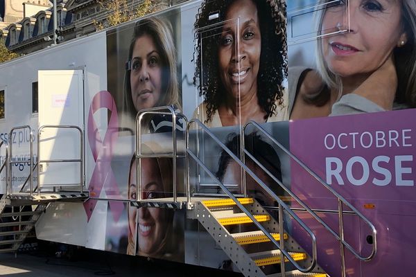 Le camion Octobre rose se déplacera en Ile-de-France jusqu'à début novembre.