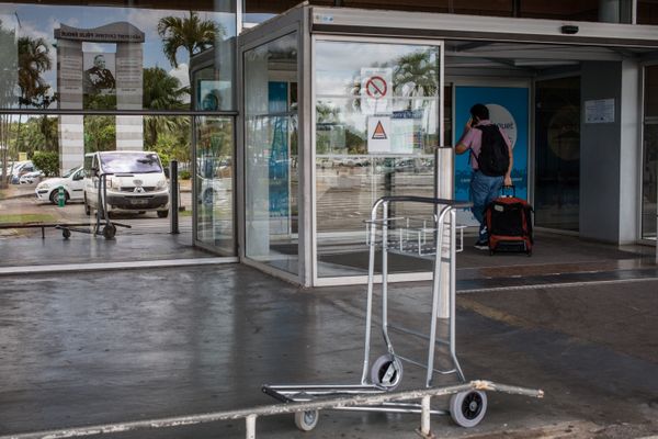 Les deux Marseillais ont été arrêtés ce vendredi 12 avril avant d'embarquer dans le vol Air Caraïbes en direction de Paris.