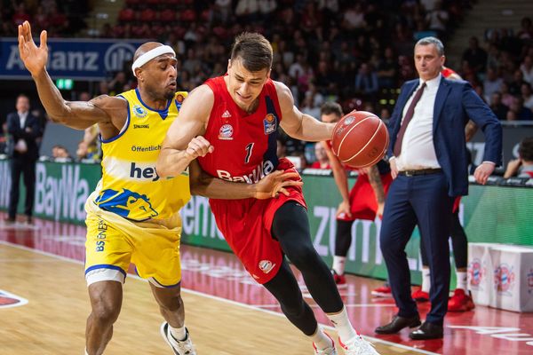 Le joueur américain DeAndre Lansdowne (à gauche) lors d'un match à Munich en mai 2019.